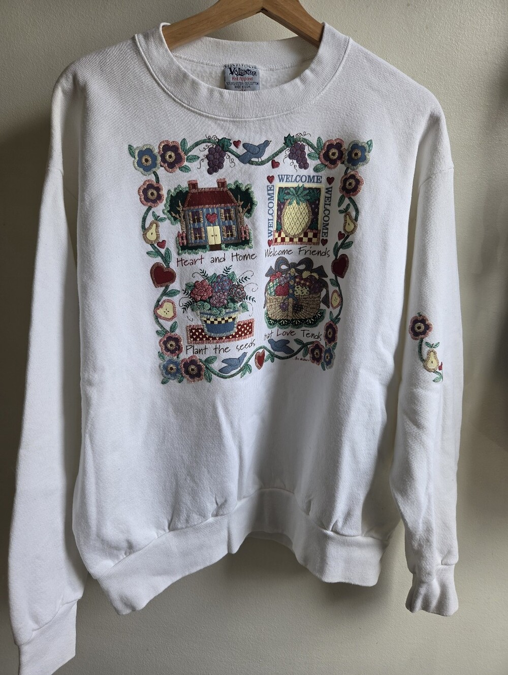 Welcome Friends White Graphic Sweatshirt